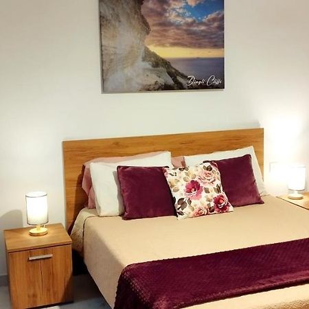 Large And Modern Apartment In The Centre Of Malta Моста Екстер'єр фото