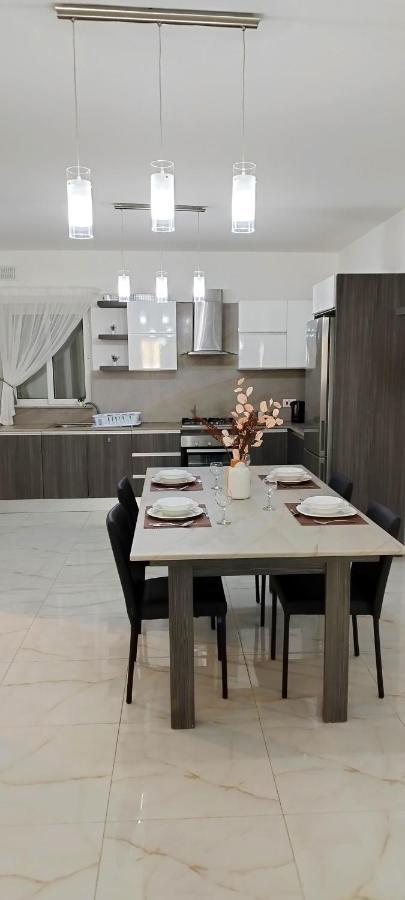 Large And Modern Apartment In The Centre Of Malta Моста Екстер'єр фото
