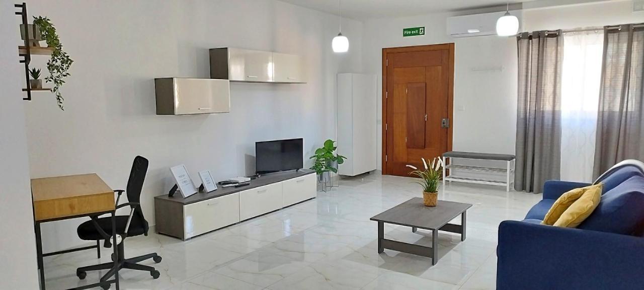 Large And Modern Apartment In The Centre Of Malta Моста Екстер'єр фото